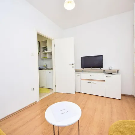 Klaric-1 By Interhome شقة تروغير