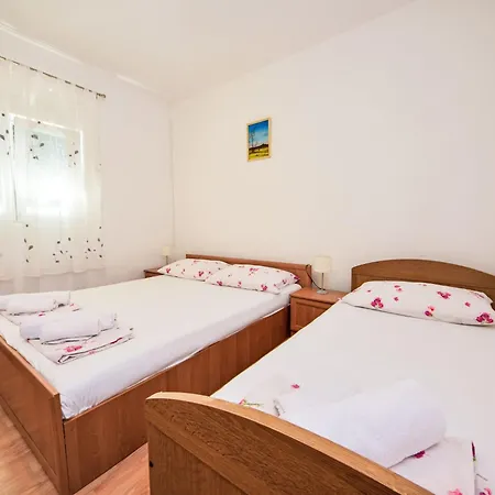 Appartamento Klaric-1 By Interhome Traù