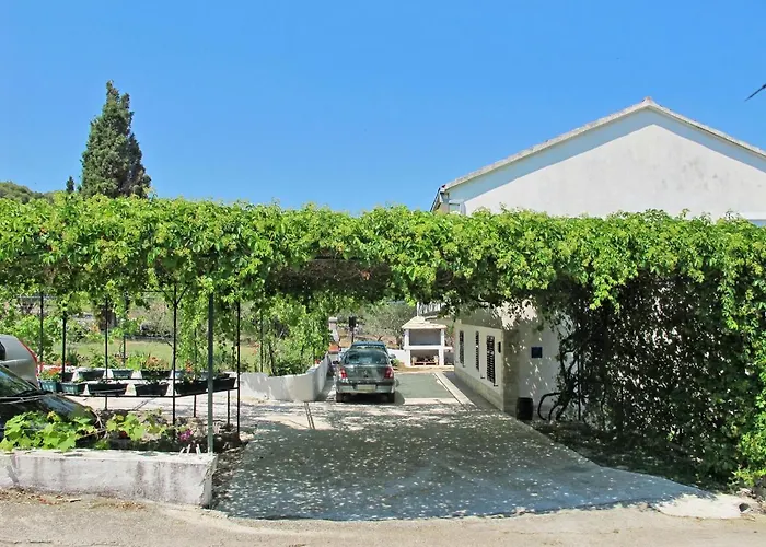 Appartamento Klaric-1 By Interhome Traù